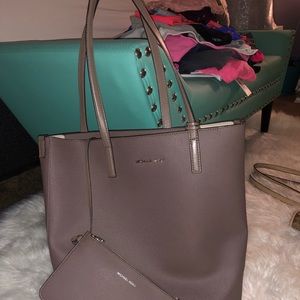Michael Kors Bags - Michael Kors purse Michael Kors Bags - Michael Kors purse